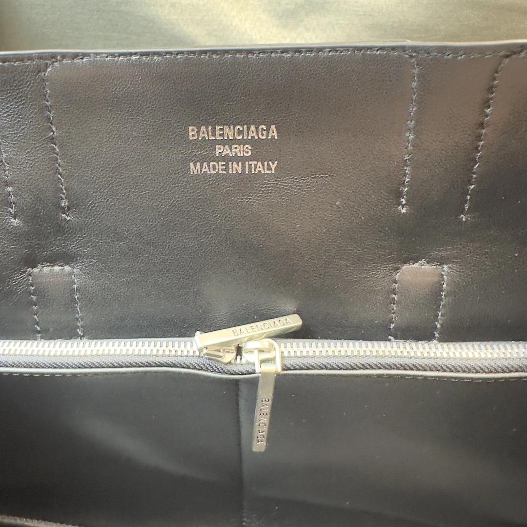 MoistureWicking Balenciaga Bel-Air Oversized  Calfskin Bag with Iconic Lock 64667