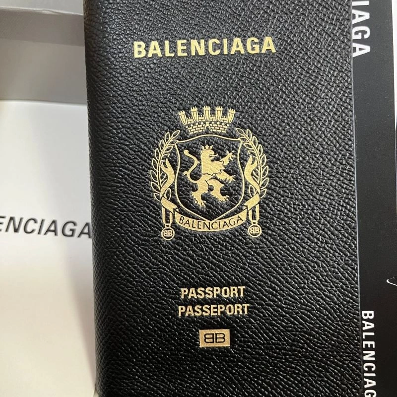 Balenciaga Black Batch Passport Wallet with Detachable Strap Original 69950