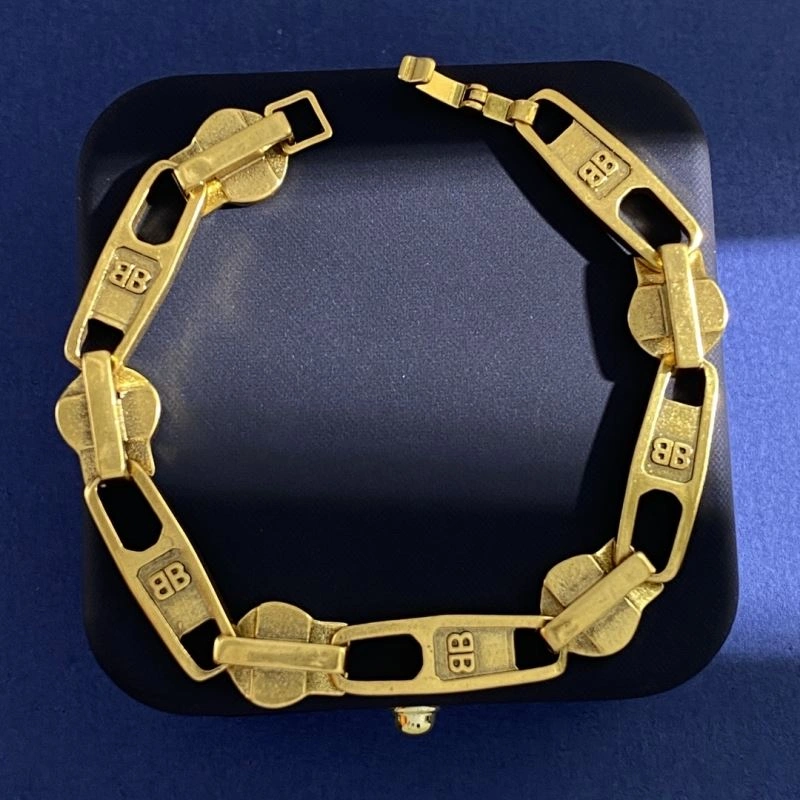 Sleek Balenciaga Bracelets 215673