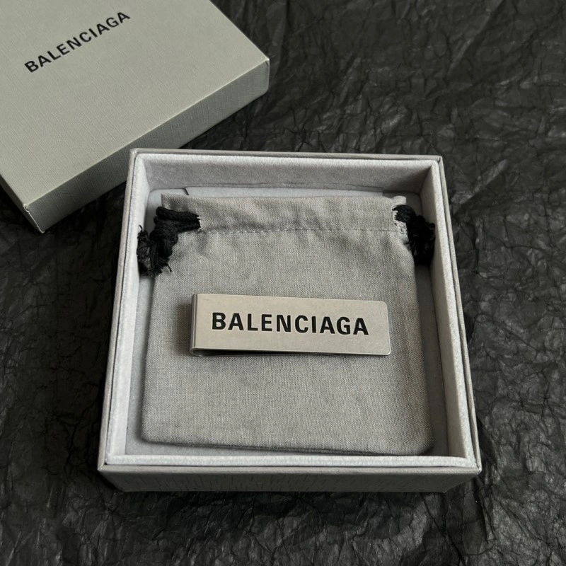 Balenciaga Brooches Premium 215460