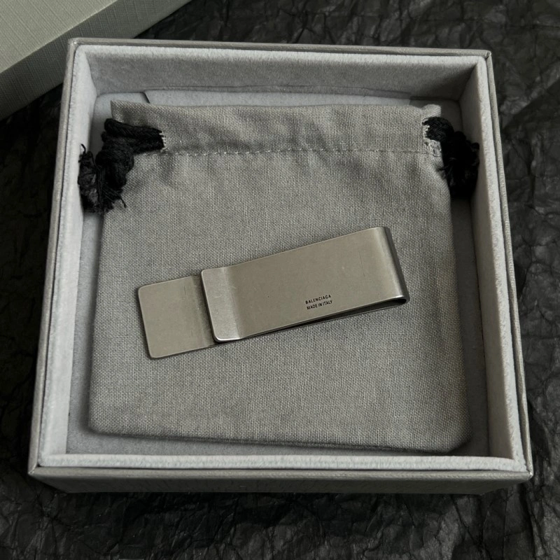 Balenciaga Brooches Premium 215460