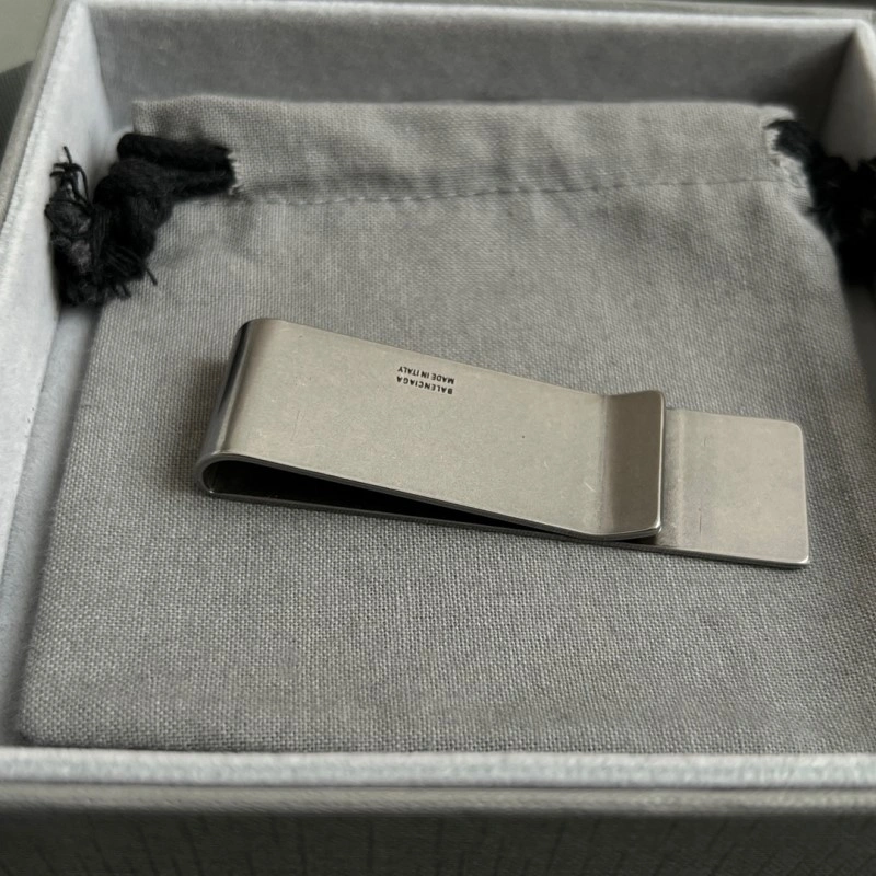 Balenciaga Brooches Premium 215460