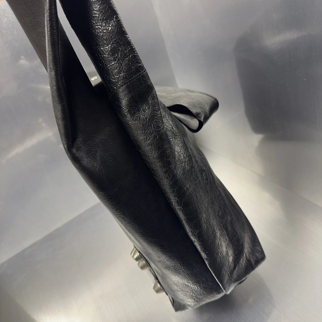 Balenciaga Cagole Edgy Motorcycle Vest Shopping Bag MoistureWicking 61076