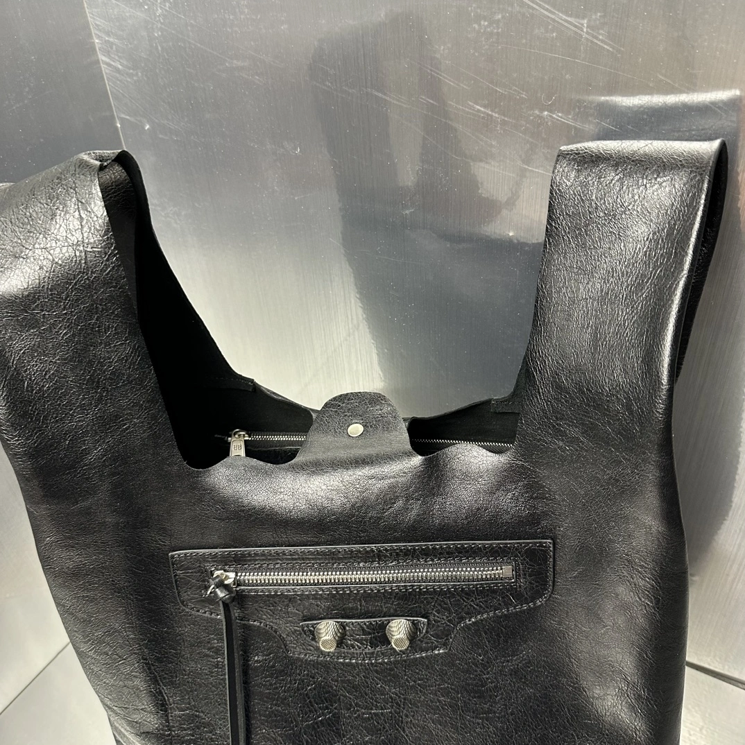 Balenciaga Cagole Edgy Motorcycle Vest Shopping Bag MoistureWicking 61076