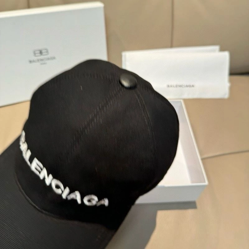 Balenciaga Caps Versatile 261552
