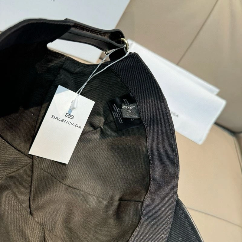 Balenciaga Caps Versatile 261552