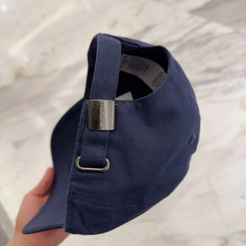 Balenciaga Caps UrbanChic 260825