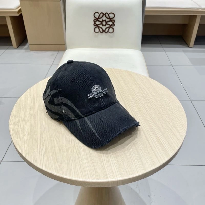 Versatile Balenciaga Caps 260818