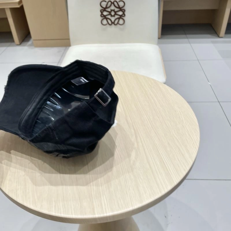Versatile Balenciaga Caps 260818
