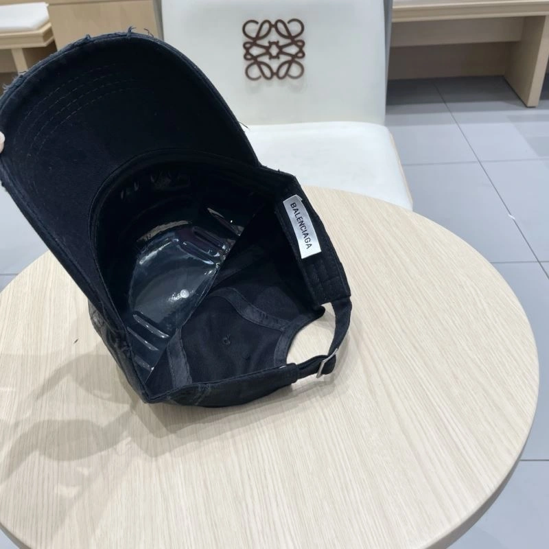 Versatile Balenciaga Caps 260818