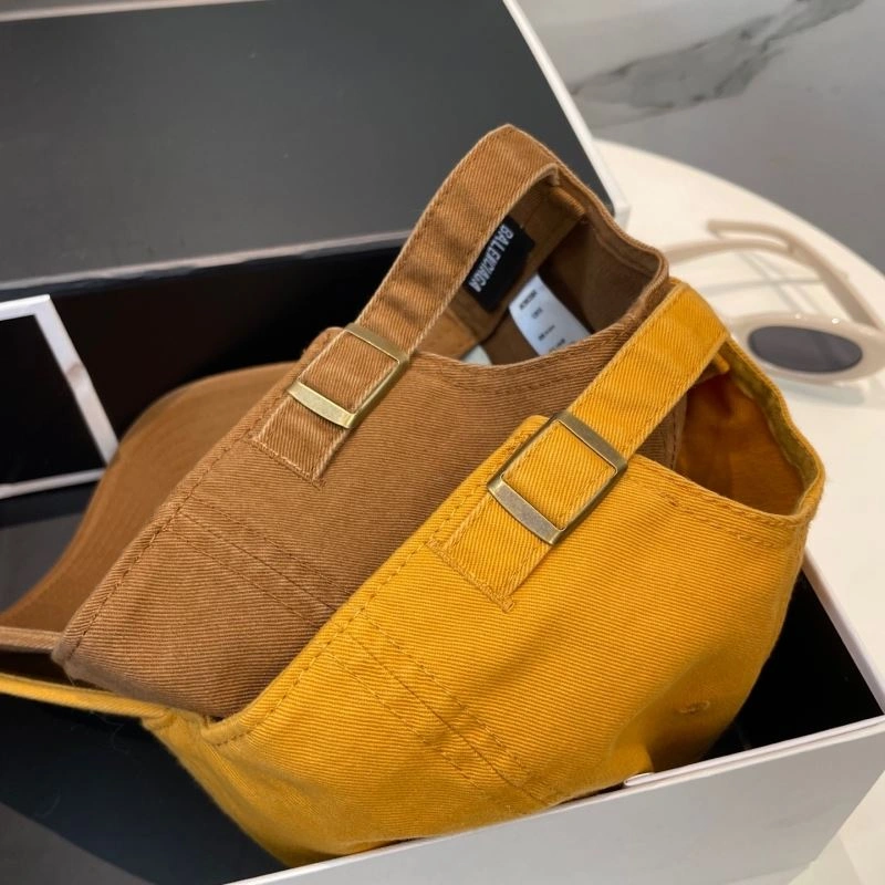 Sophisticated Balenciaga Caps 260804