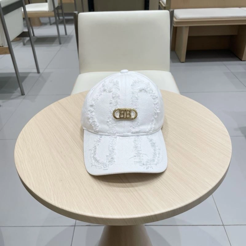 Snug Balenciaga Caps 260771