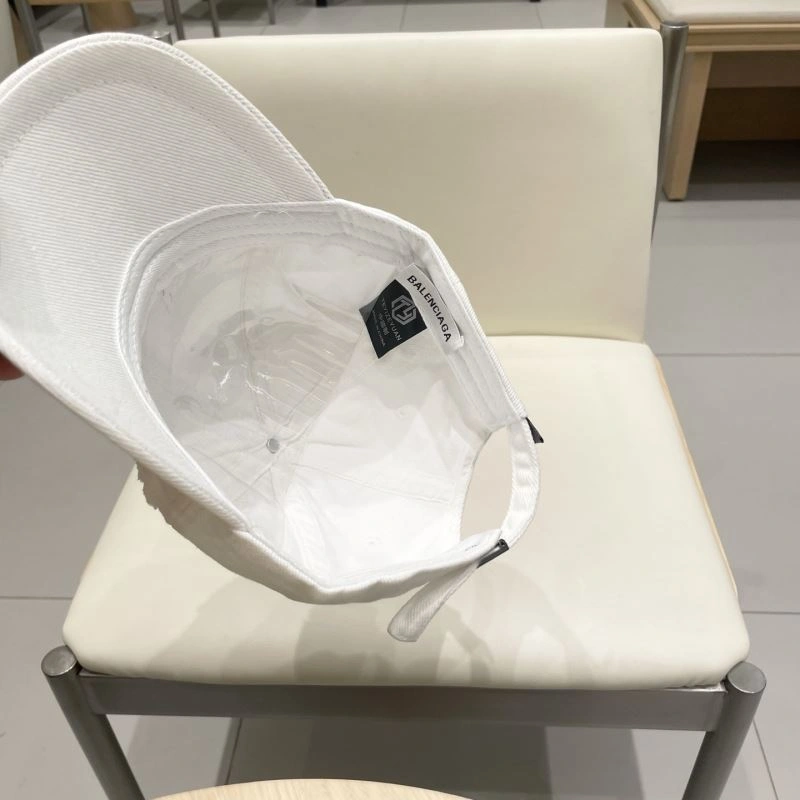 Snug Balenciaga Caps 260771