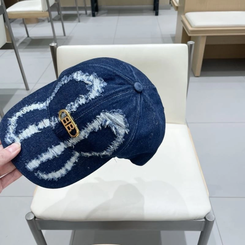 Balenciaga Caps Chic 260778