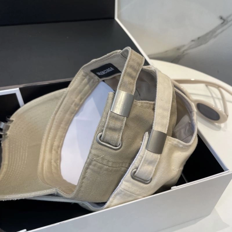 Effortless Balenciaga Caps 260765