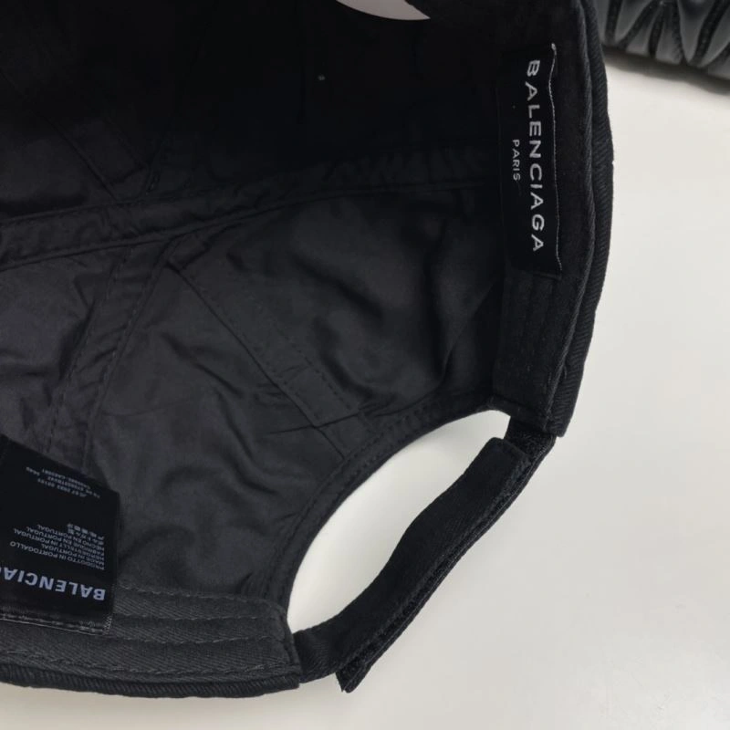 Balenciaga Caps Elegant 260744