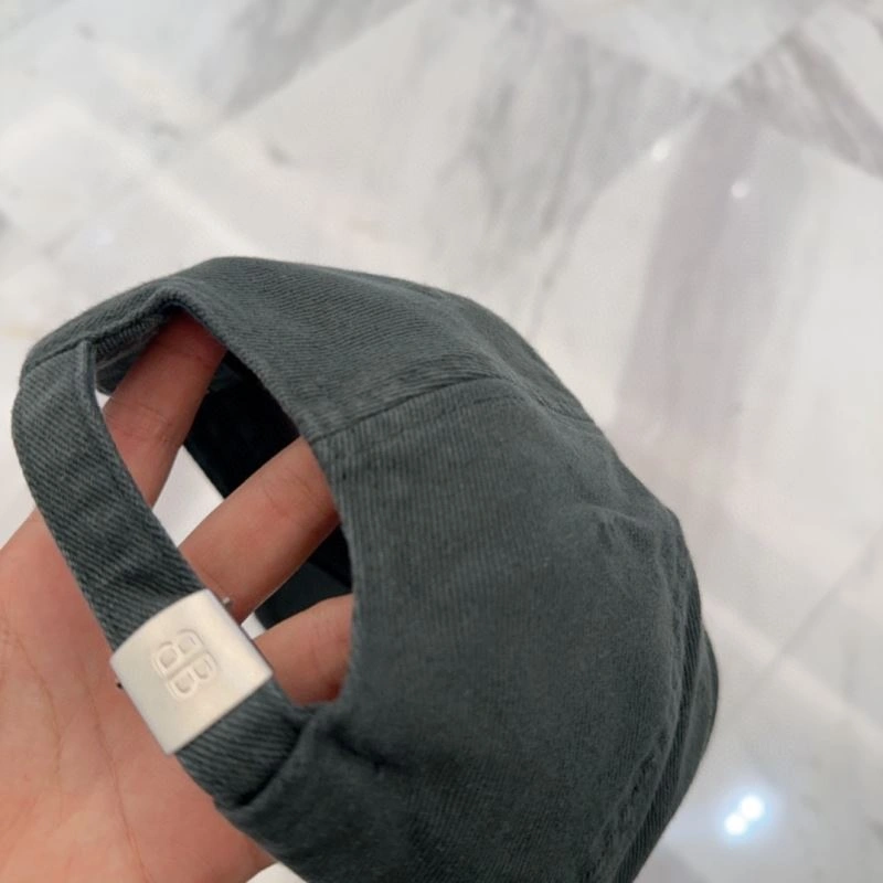 ModernLook Balenciaga Caps 260717