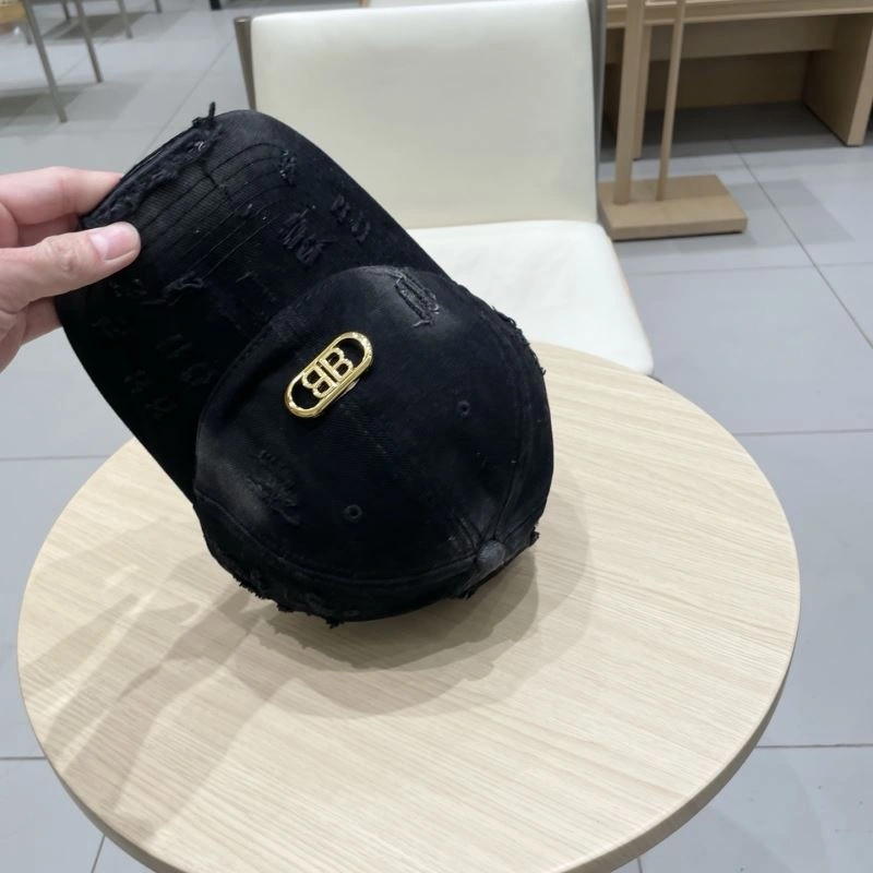Balenciaga Caps Youthful 260601