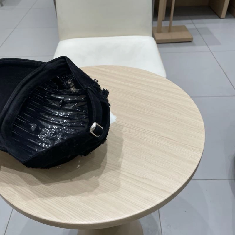 Balenciaga Caps Youthful 260601