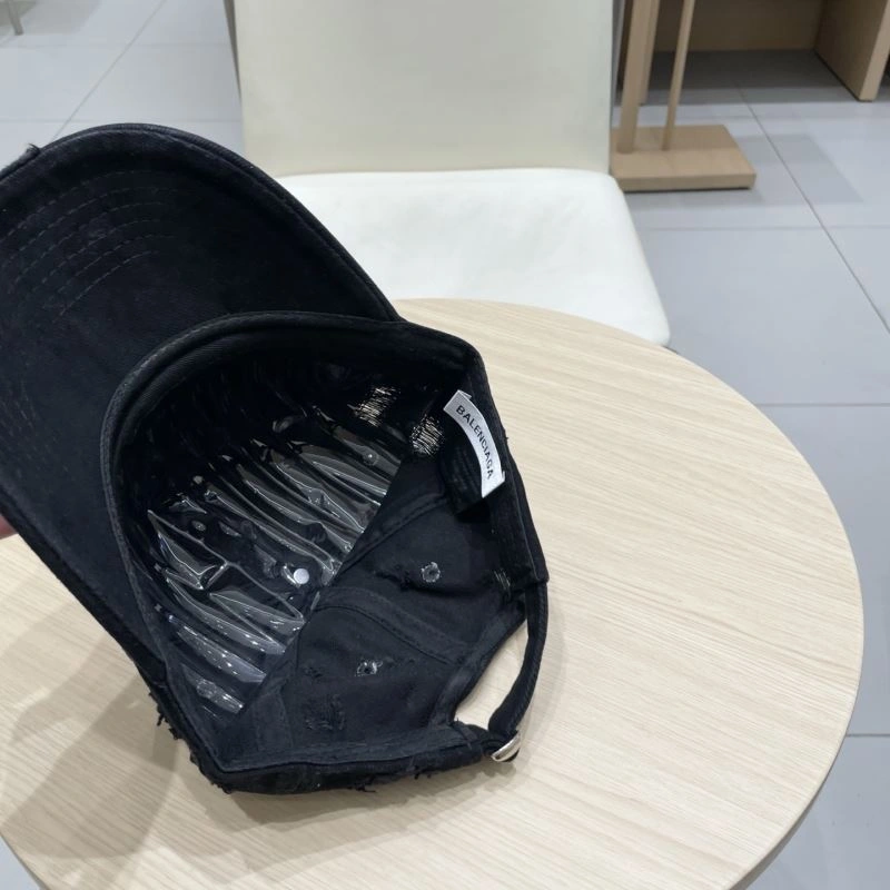Balenciaga Caps Youthful 260601