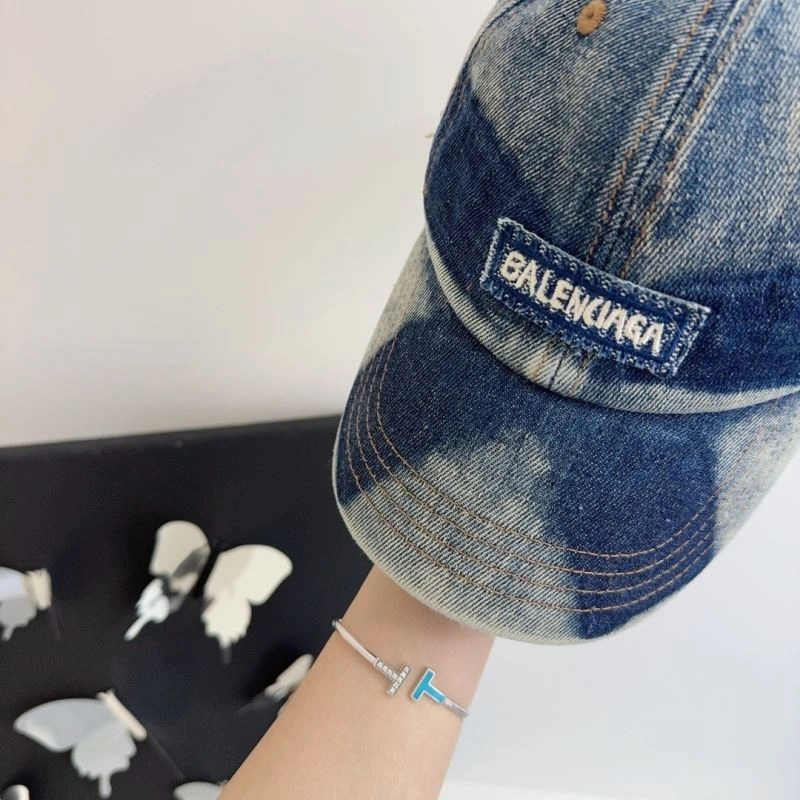 Sophisticated Balenciaga Caps 262604
