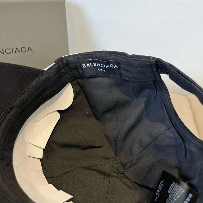 Balenciaga Caps EasyMatch 262547