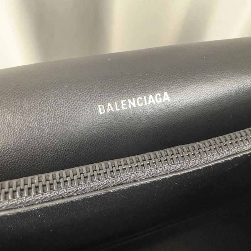 Balenciaga Chic Curved Crush Pleated Chain Bag -  Leather Style Sporty 67019