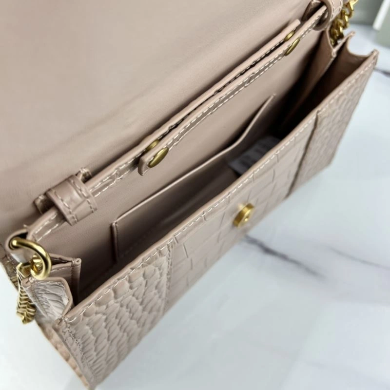 Balenciaga  Hourglass Chain Crossbody Bag in Cowhide Leather UrbanStyle 78641
