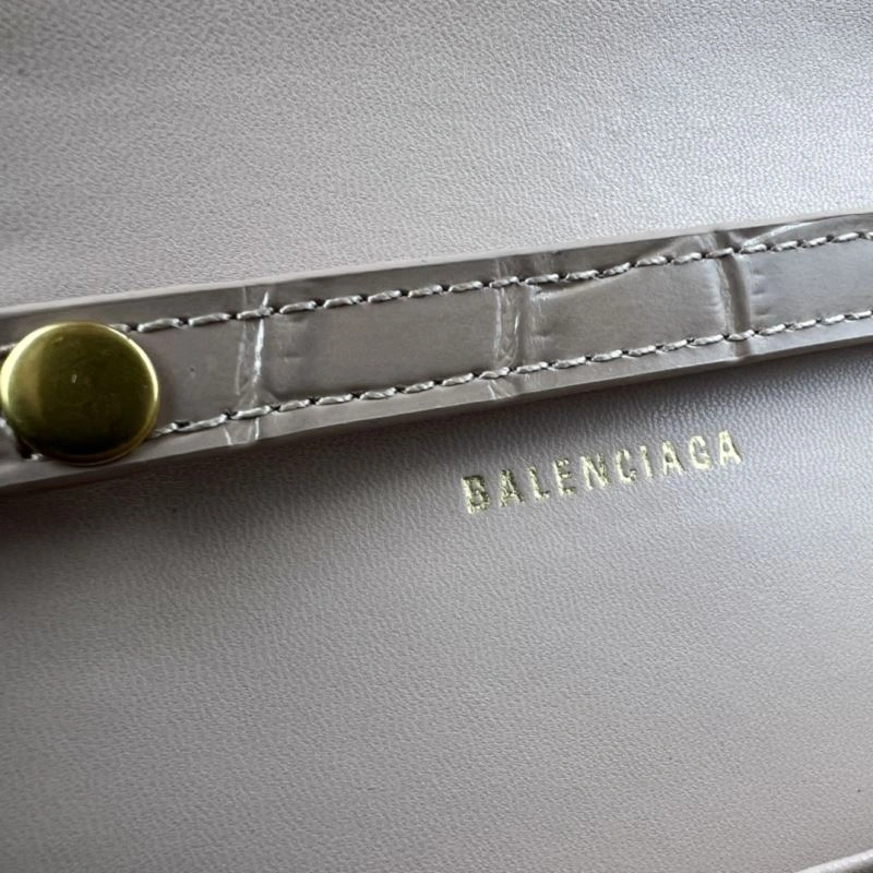 Balenciaga  Hourglass Chain Crossbody Bag in Cowhide Leather UrbanStyle 78641