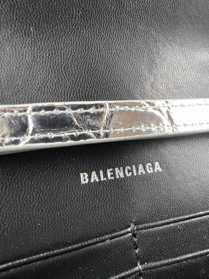 EyeCatching Balenciaga  Hourglass Crescent Chain Bag by B Brand - 19cm 78644