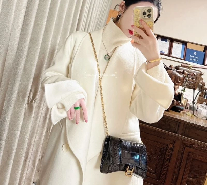 GoodFit Balenciaga Chic Hourglass Crocodile Chain Bag -  Elegance 66987