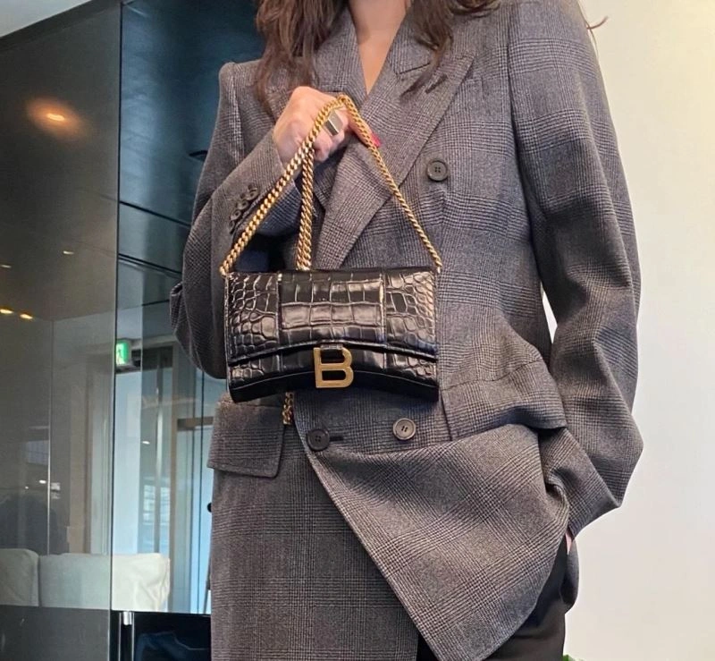 GoodFit Balenciaga Chic Hourglass Crocodile Chain Bag -  Elegance 66987