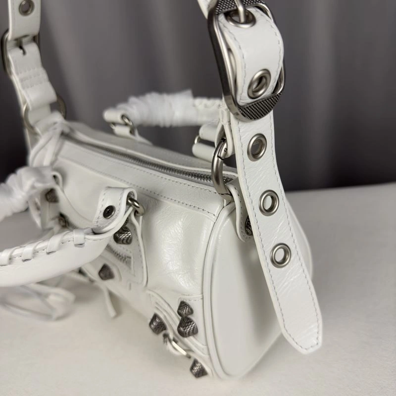TechFriendly Balenciaga  Italian Leather Travel Bag with Detachable Accessories 75308