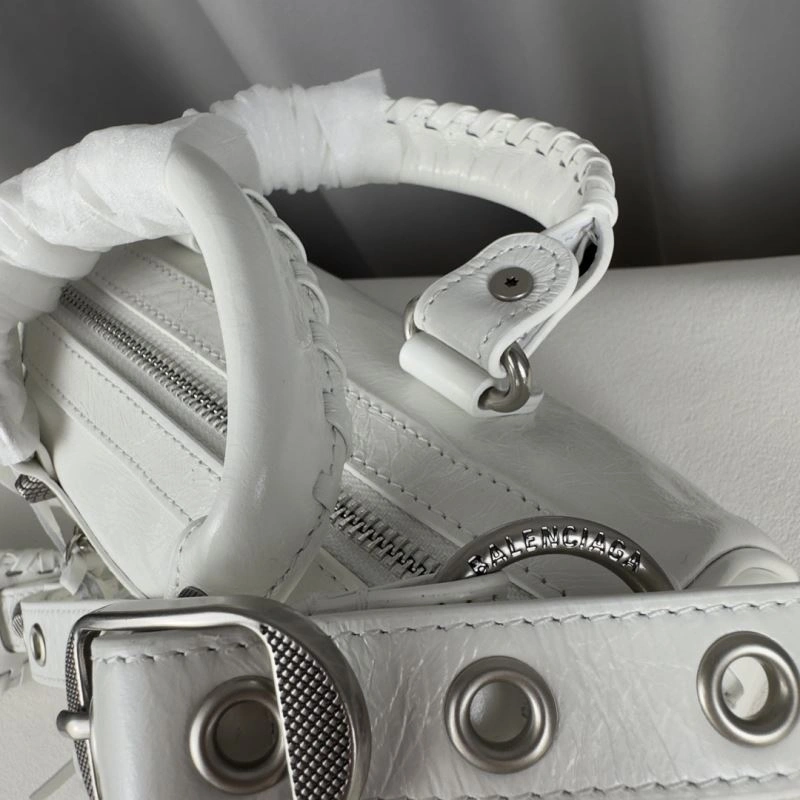 TechFriendly Balenciaga  Italian Leather Travel Bag with Detachable Accessories 75308
