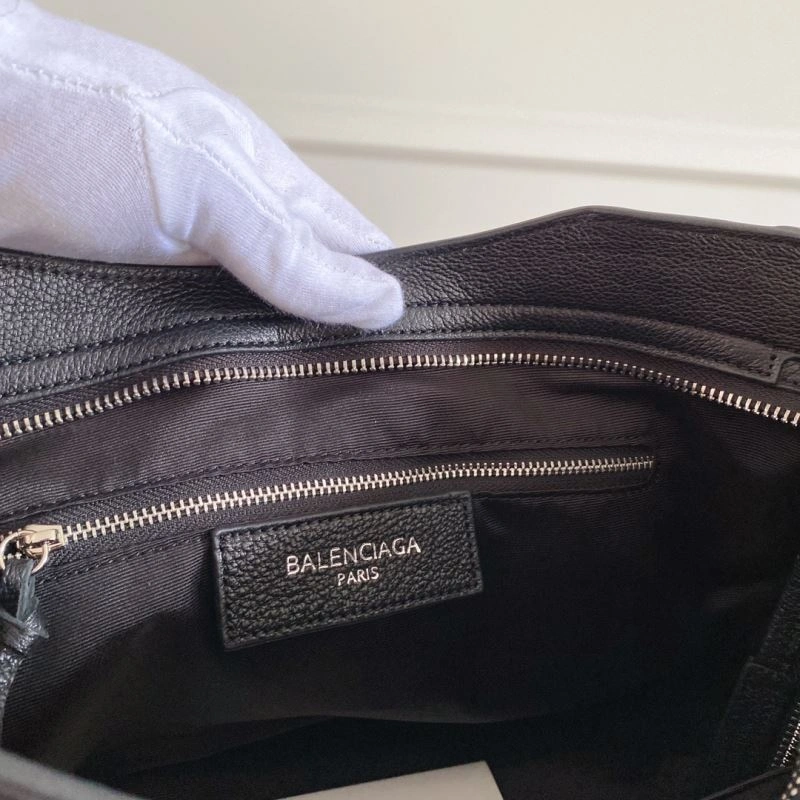 Balenciaga  Italian Goat Leather Motorcycle Bag with Studs - 38cm Cozy 66933