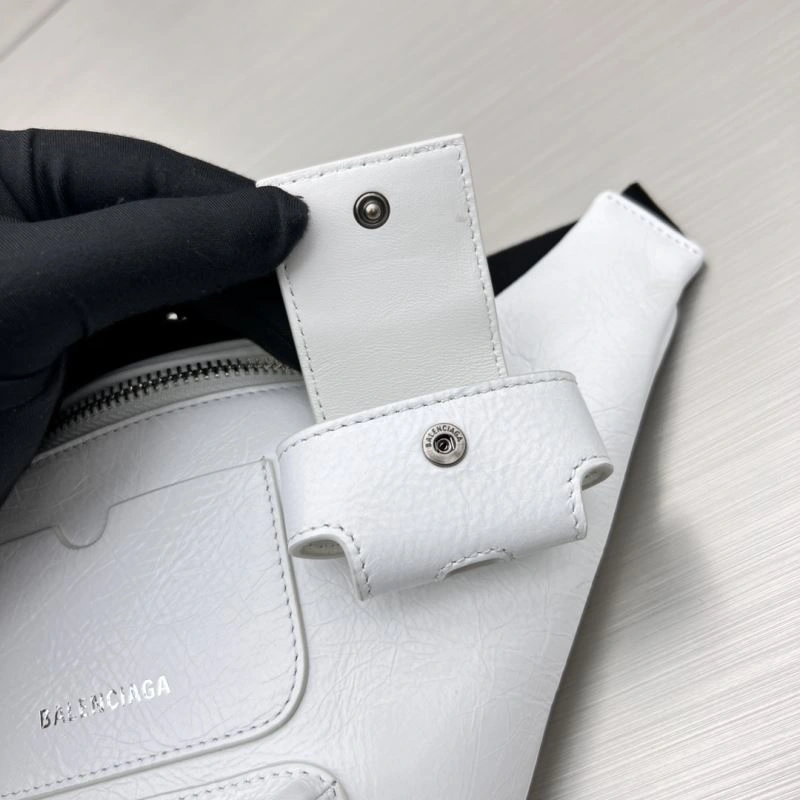 Soft Balenciaga  White Motorcycle Multi-Pocket Waist Bag for Travel 78549