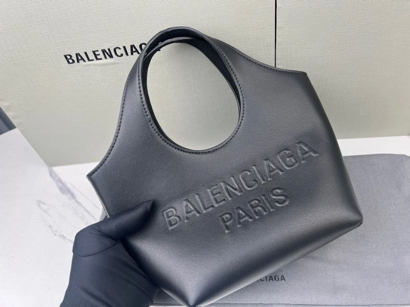 Balenciaga  Black BB23ss Leather Handheld Small Bag - 24.5x22x7cm Stylish 78571