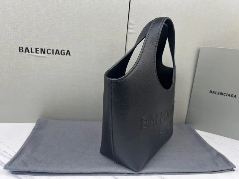 Balenciaga  Black BB23ss Leather Handheld Small Bag - 24.5x22x7cm Stylish 78571