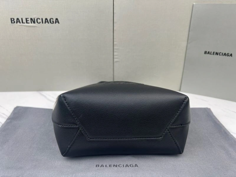 Balenciaga  Black BB23ss Leather Handheld Small Bag - 24.5x22x7cm Stylish 78571