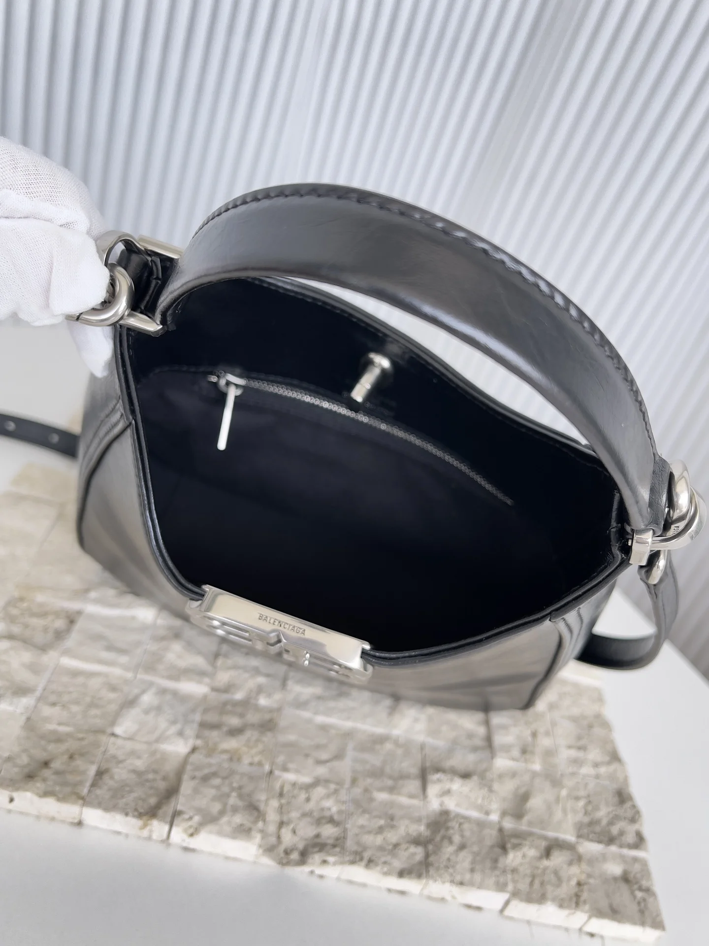 WeatherProof Balenciaga  Hobo Bag - 20x20.5x6.8 cm 60936
