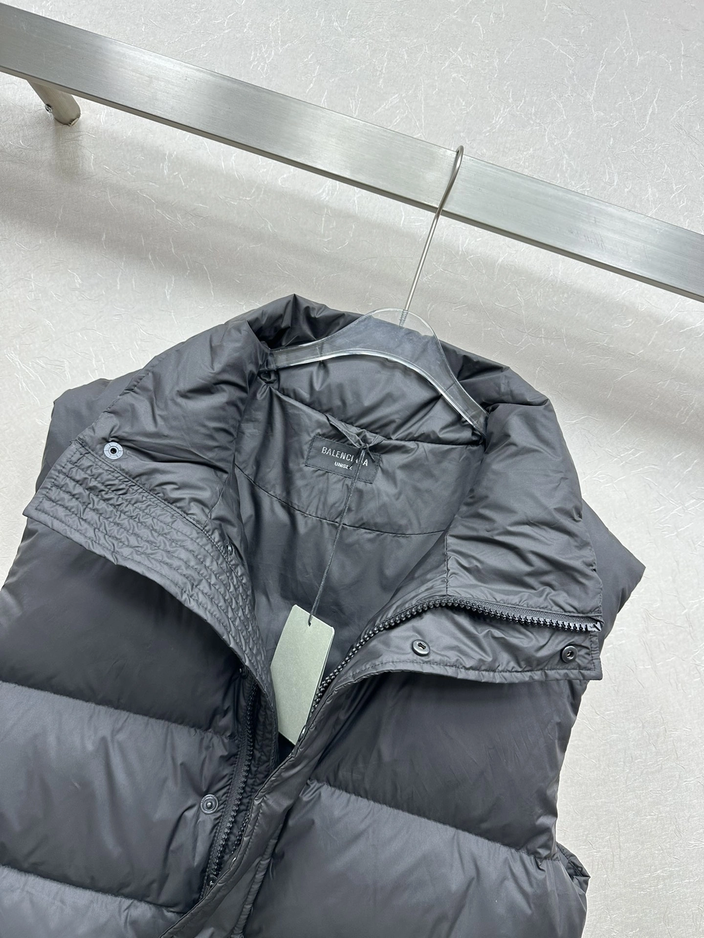 Reliable Balenciaga Down Jackets 98936