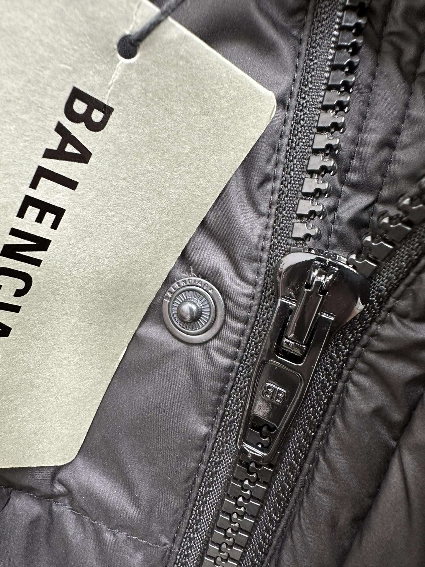 Reliable Balenciaga Down Jackets 98936