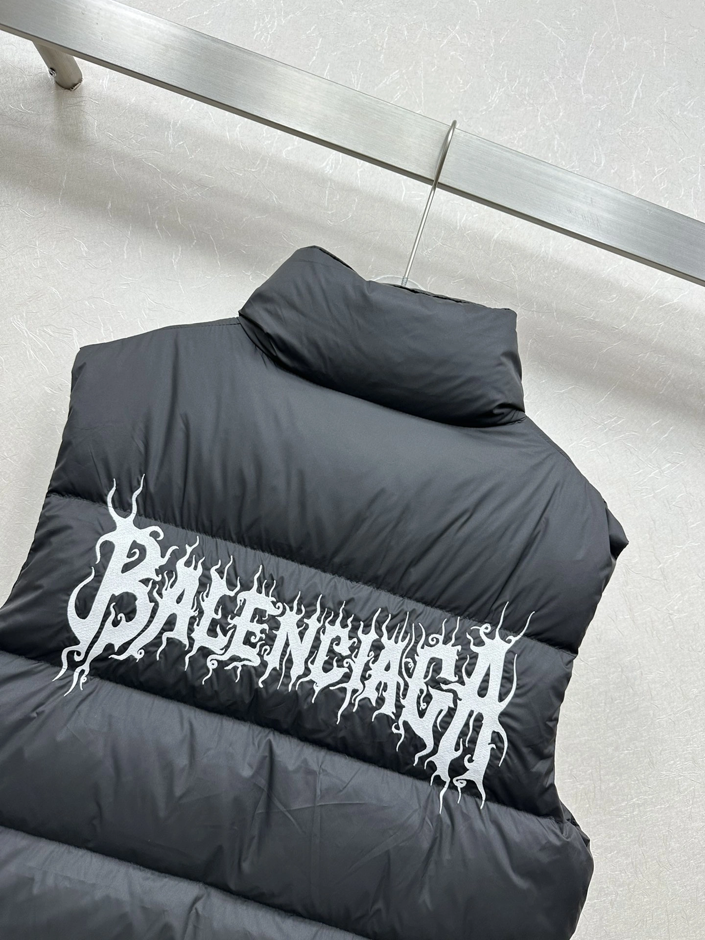 Reliable Balenciaga Down Jackets 98936