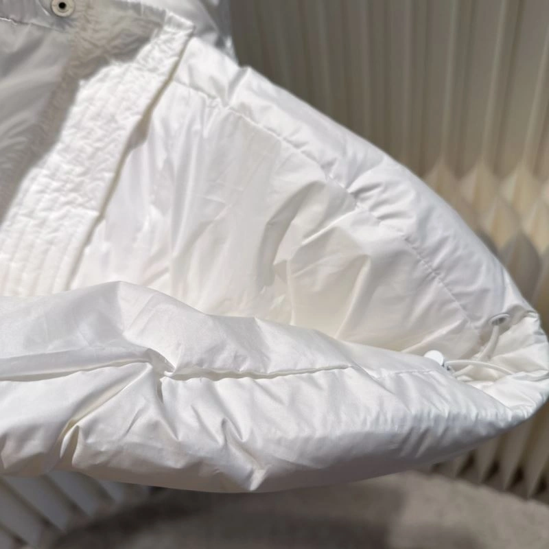 Balenciaga Down Jackets Sleek 98890