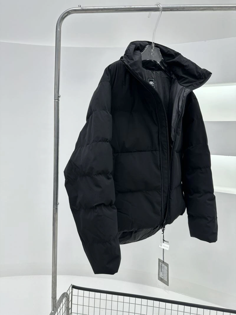 Unisex Balenciaga Down Jackets 98931