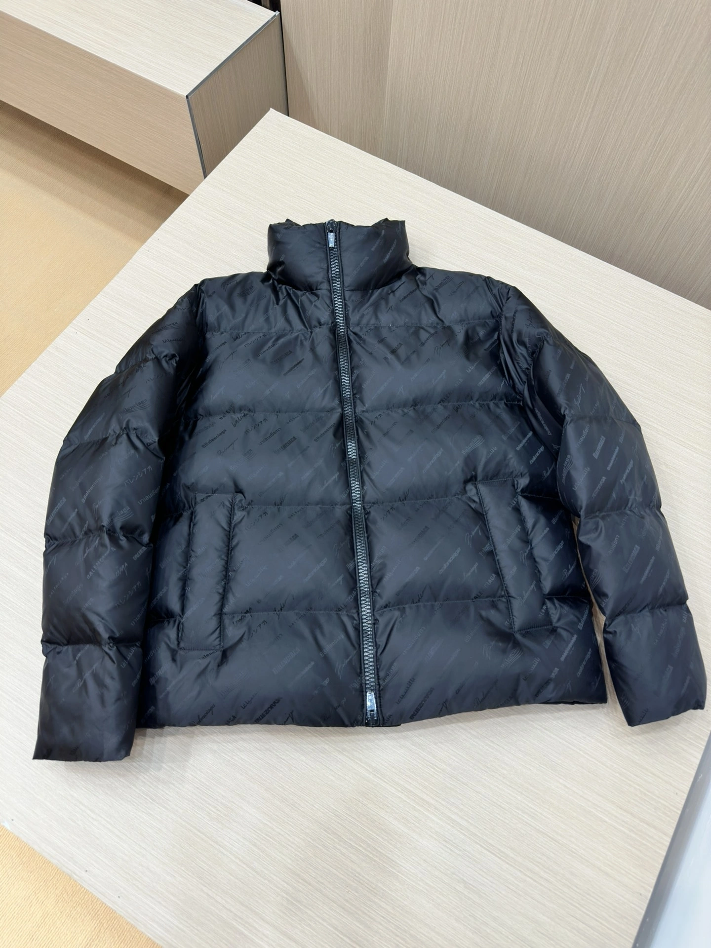 Balenciaga Down Jackets EyeCatching 98940