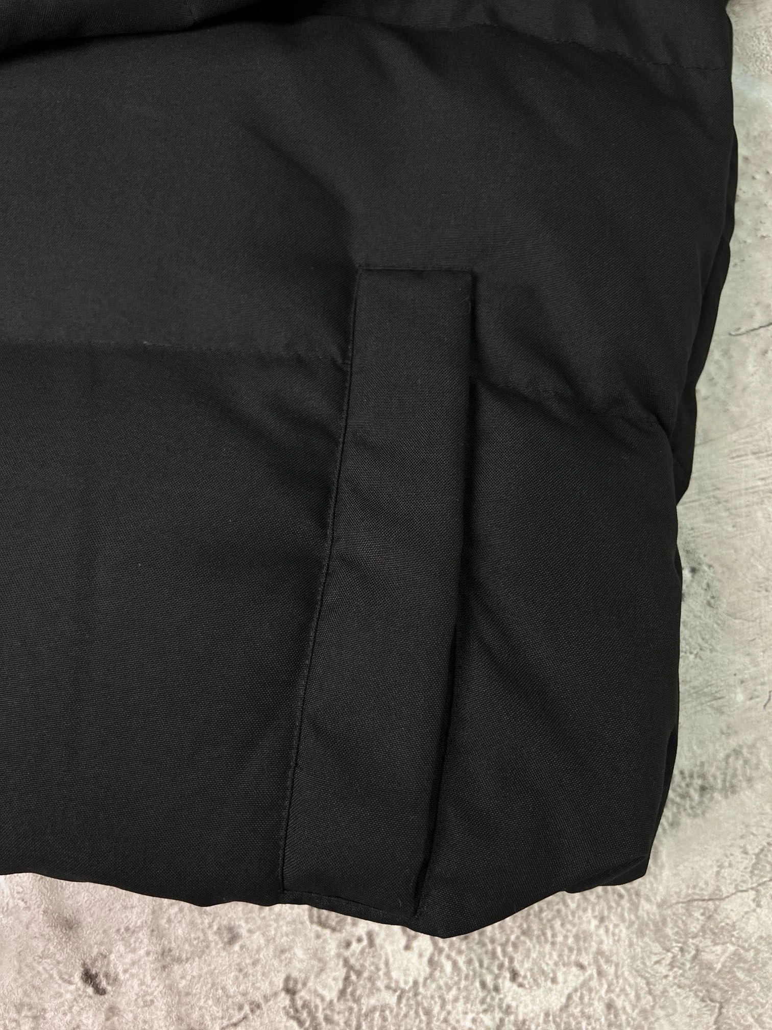 Sporty Balenciaga Down Jackets 98896