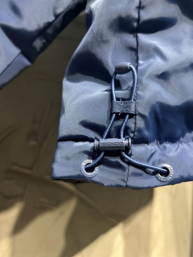 Balenciaga Down Jackets Sleek 98880