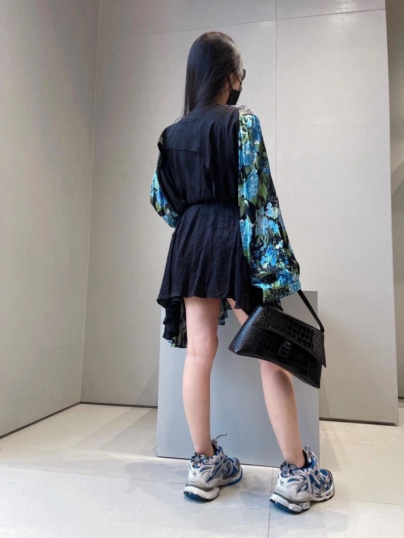 GoAnywhere Balenciaga Downtown Hourglass Crocodile-Patterned Crossbody Bag 66990