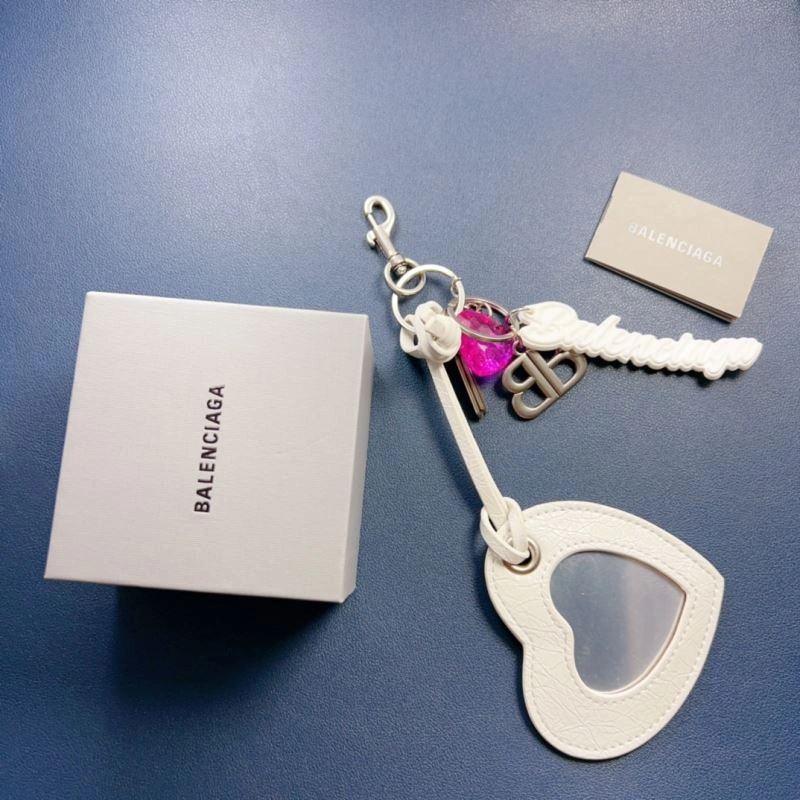 GoodFit Balenciaga Elegance Keychain - Luxe Gold Accent Accessory 70086